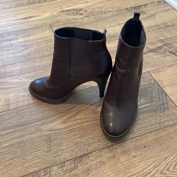 Banana Republic Anita Booties - Picture 1 of 6